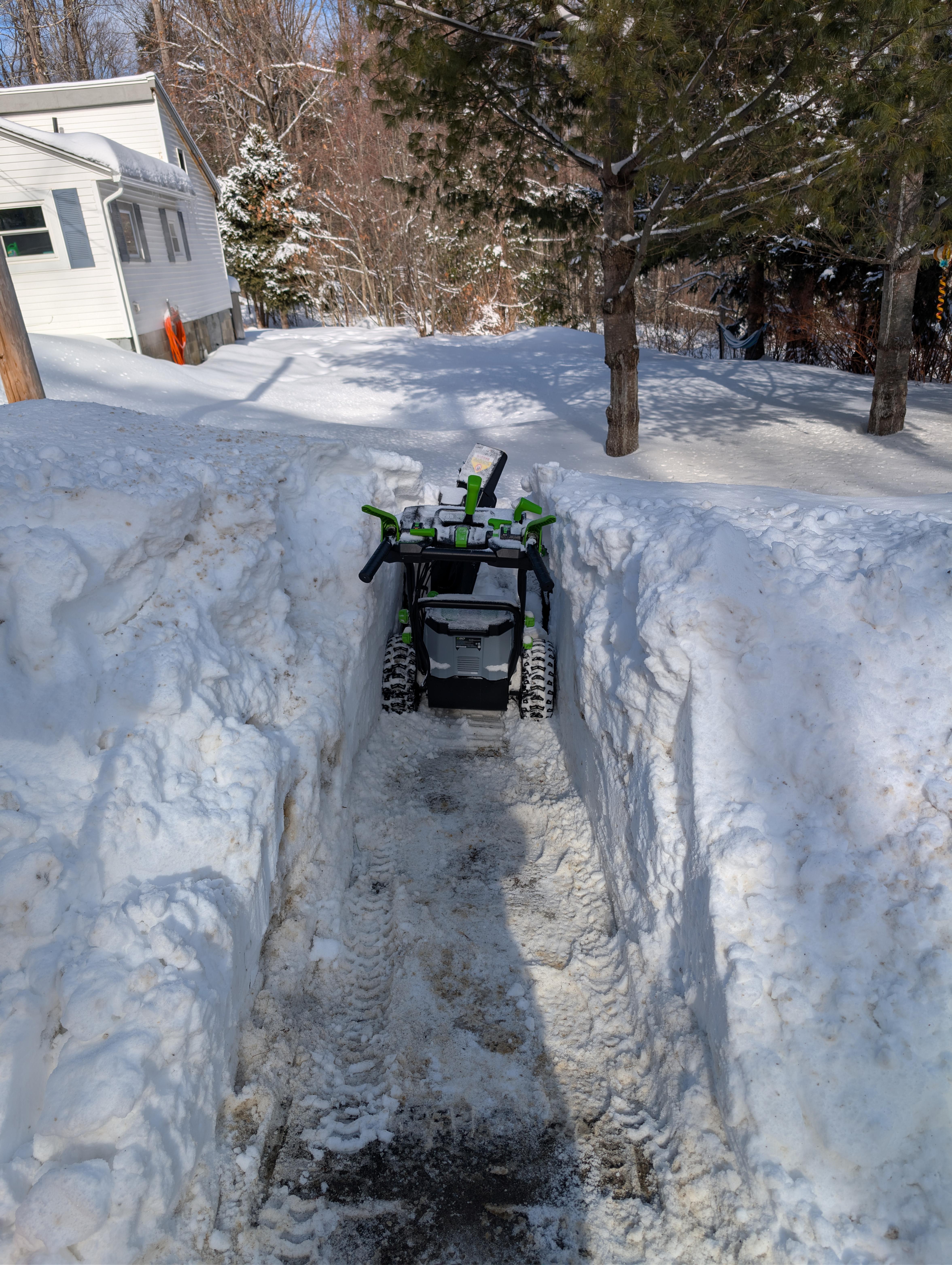 SNT2400 owner photo by McJade: Fantastic! Snowblower