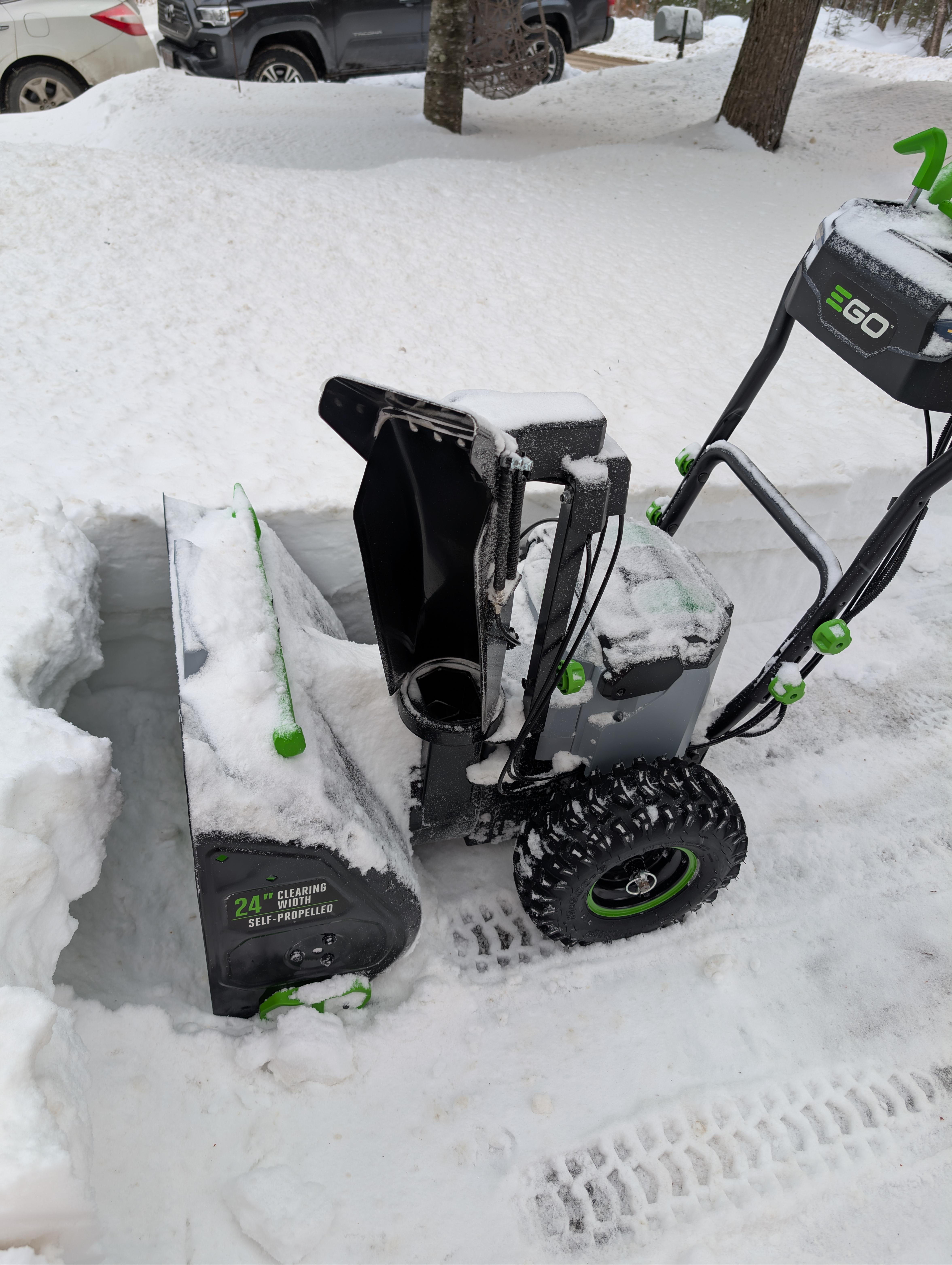 SNT2400 owner photo by McJade: Fantastic! Snowblower